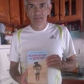 Jose Luis y su Libro: “Superarse es Ganar”