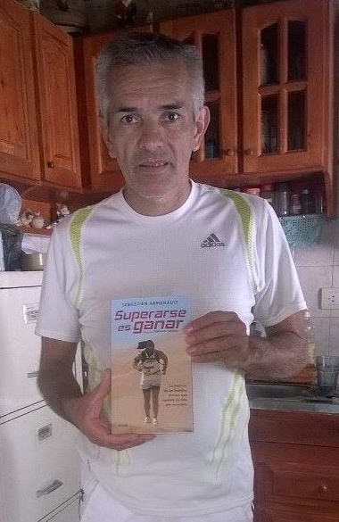Jose Luis y su Libro: “Superarse es Ganar”